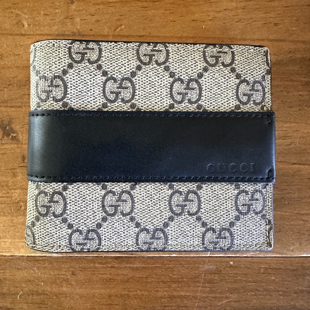 Gucci Beige and Black GG Pattern Wallet